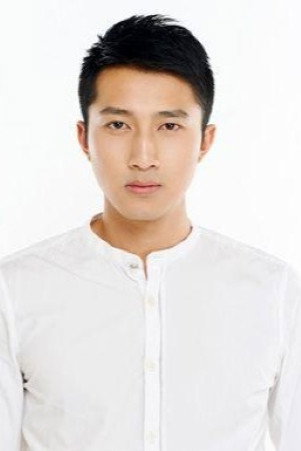 Wang Xiang as Gu Jun in Swinging Blossom