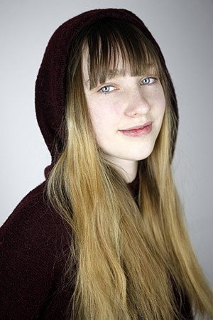 Ruby M. Lichtenberg as Lena Schwarz in Unschuldig