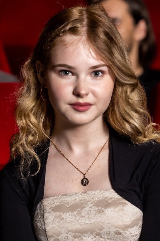 Rebeka Kask as Loore in The Sleeping Beast