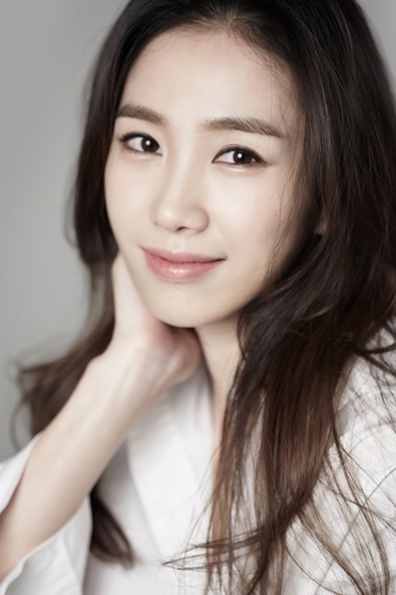 박지연 as Kang Joo-hyun in A Model Family