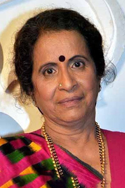 Usha Nadkarni as Renuka Aaji in Huppa Huiyya