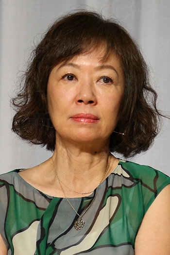 浅田美代子 as Umi Watari in Mirai e Kimi to.