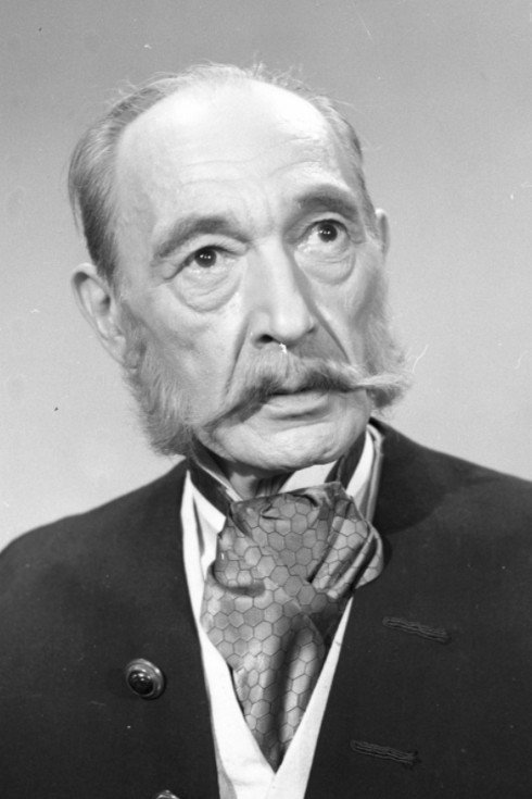 Tadeusz Ordeyg as Husband in Krwawy wschód
