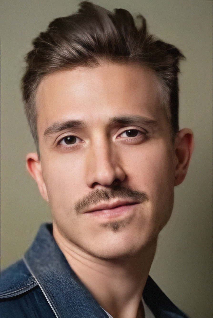 Fernando Álvarez Rebeil as Luis Andres in Polar Bear