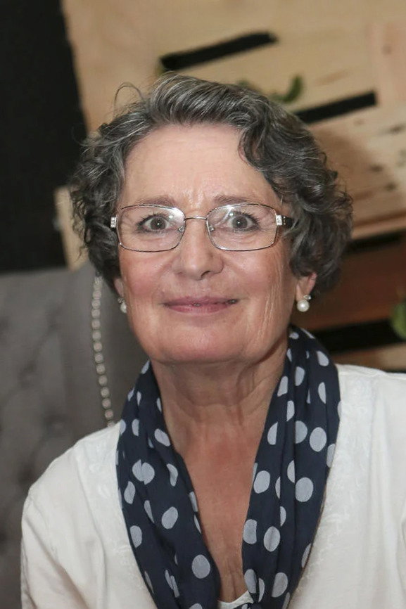 Eva Matejková as Mara in Vraj cholera!