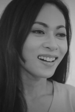 Rhani Pribadi as Dewi in Reka