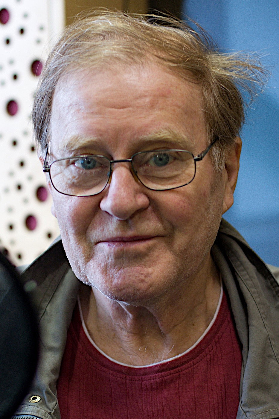 Jan Vlasák as Alois Valenta in První republika