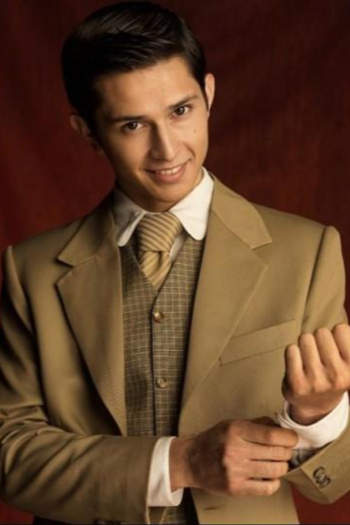 Joaquín Guzmán as Marcelino (19/14) in The Movie Teller
