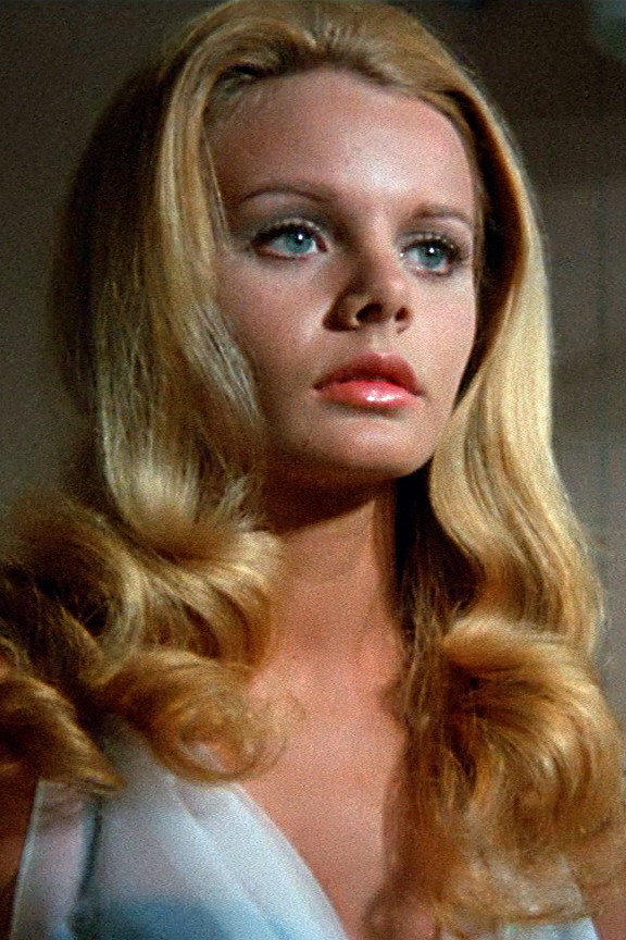 Cristina Suriani as Charo in My Dearest Senorita