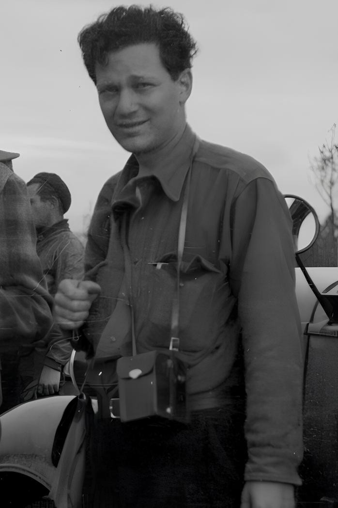 Herbert Kline as Self - interviewer in The Challenge... A Tribute to Modern Art