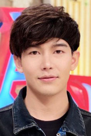 Apiwat Boonanak as Lum Toei in Morning Glory Love Story