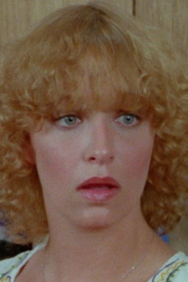 Danielle Raye as Mary Jo Harmon in Tinseltown