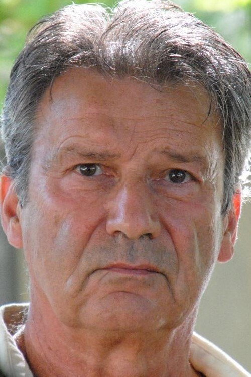 Claude Koener as Antique dealer in C'est mon tour