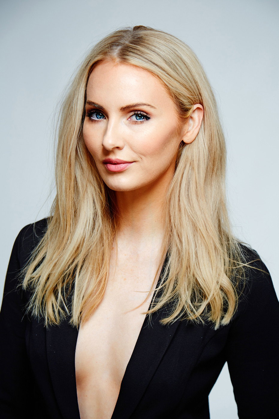 Amelia Conway as Nancy in Get a life, alright!