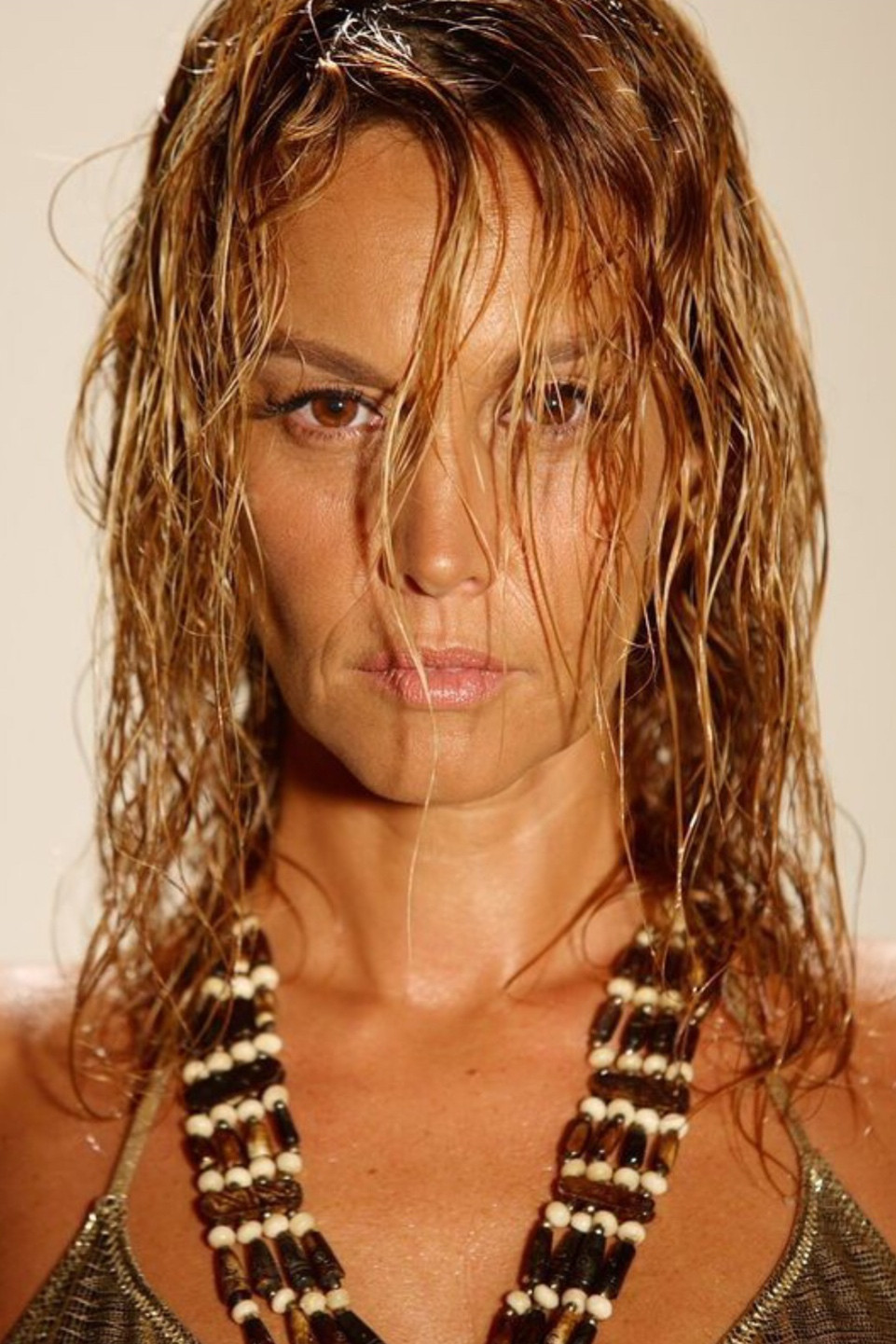Joana Figueira as Carolina in Camilo & Filho Lda.