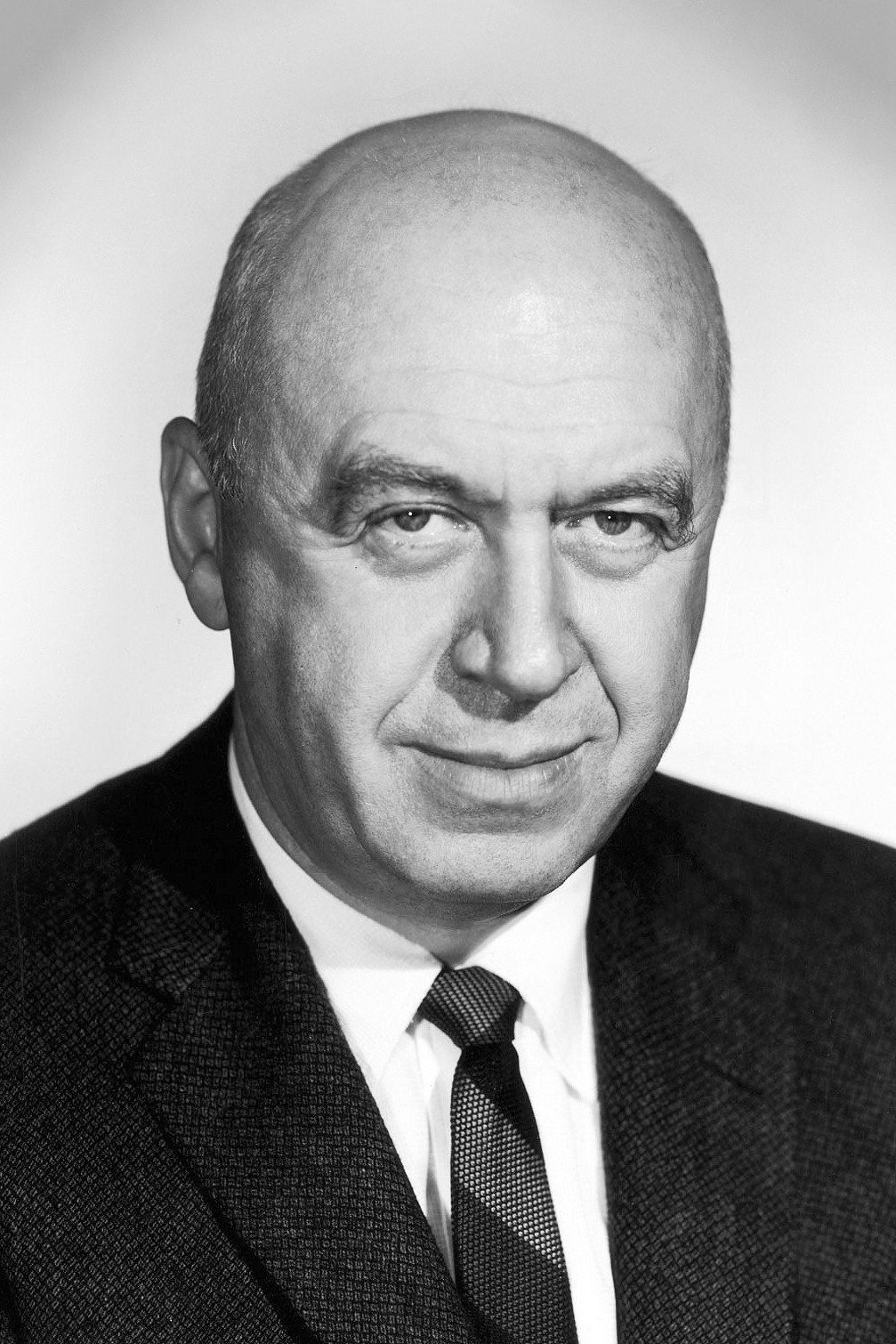Otto Preminger as Elvenking (voice) in The Hobbit