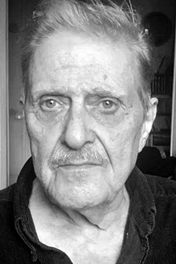 Fred Ulysse as Raymond in La Ligne de démarcation