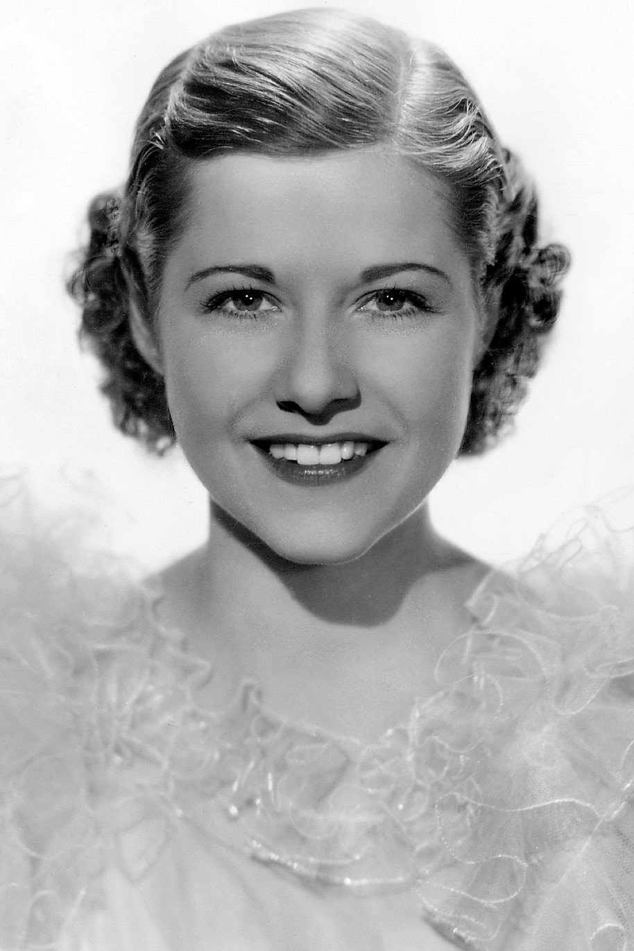 Dorothy Wilson as Elaine Cavanaugh in Circus Shadows