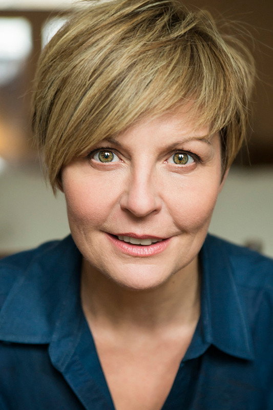 Marie-Chantal Perron as Carolle Marcil in Toute la vie