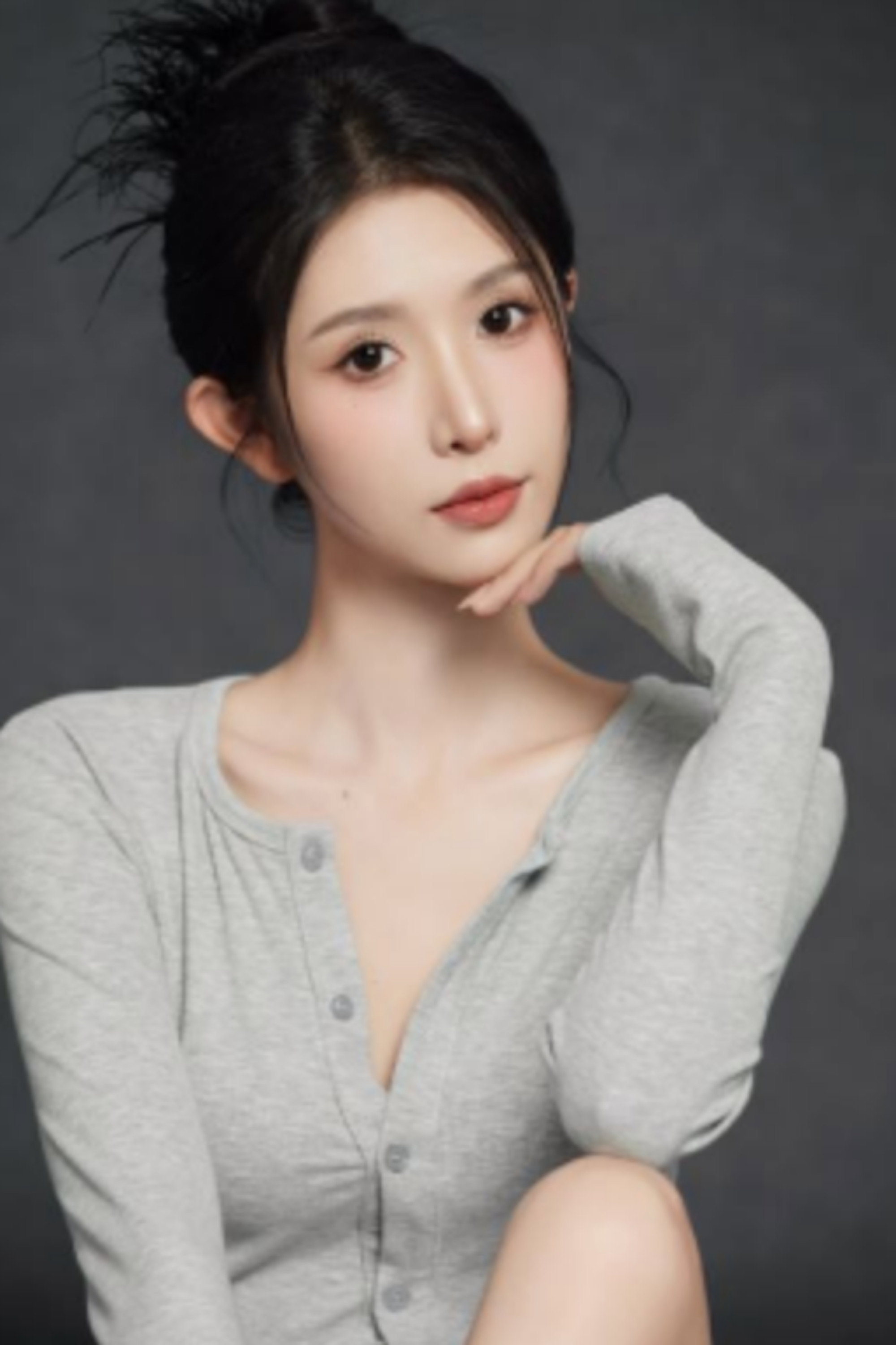 蒋昕妍 as Su Ming Yue [Miss Su family] in 绝世强医
