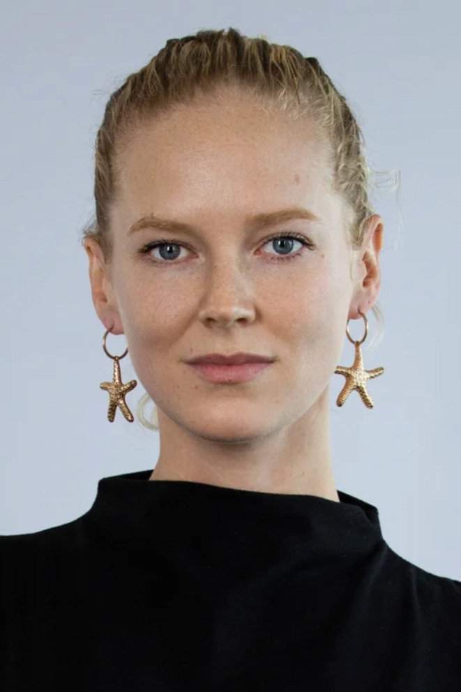 Rosy McEwen as Libby Hatch in The Alienist