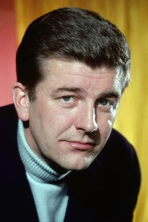 Harry Riebauer as Frank Albin in Mädchen hinter Gittern