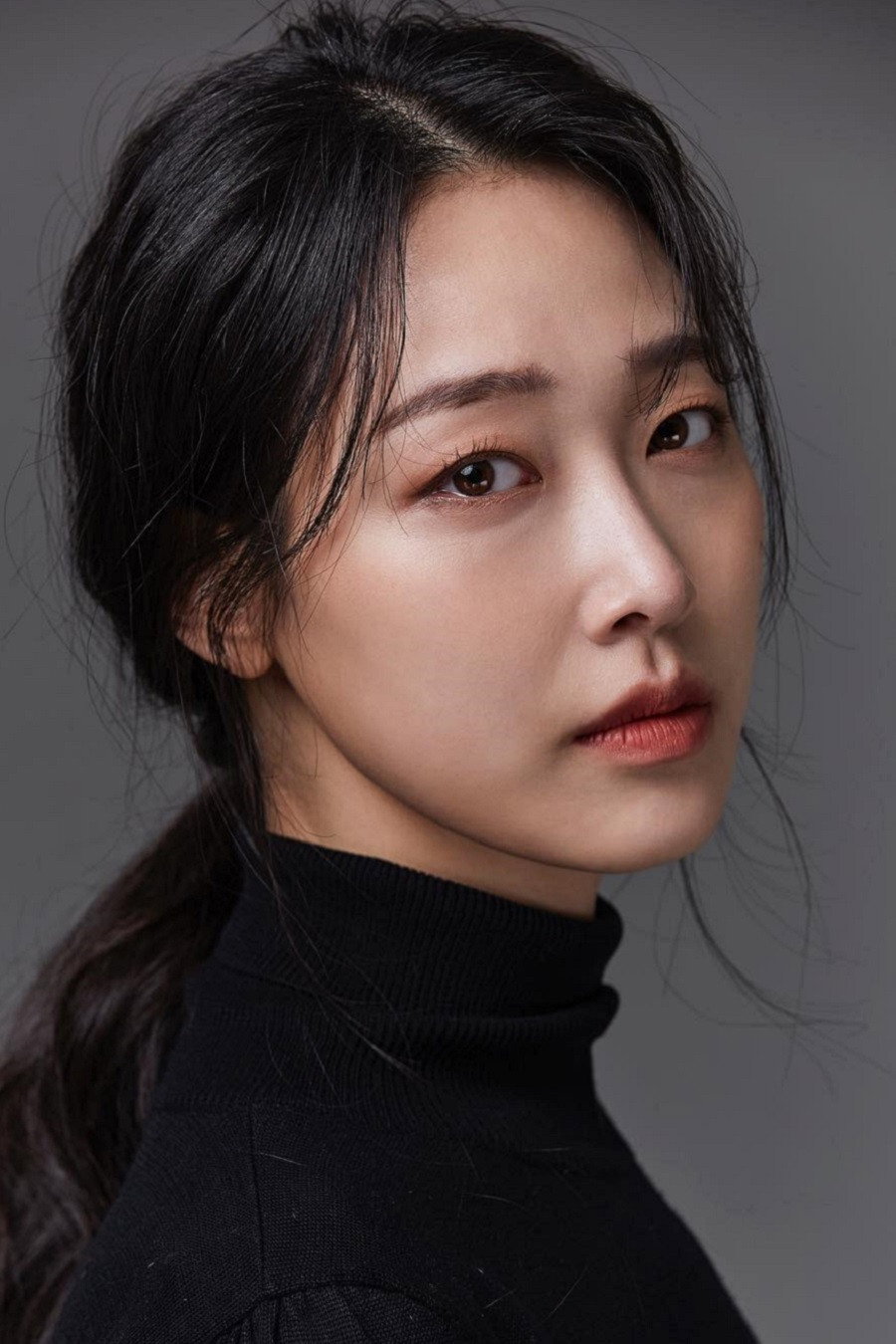 Moon Ju-ha as Ji-yoon in Essay Love