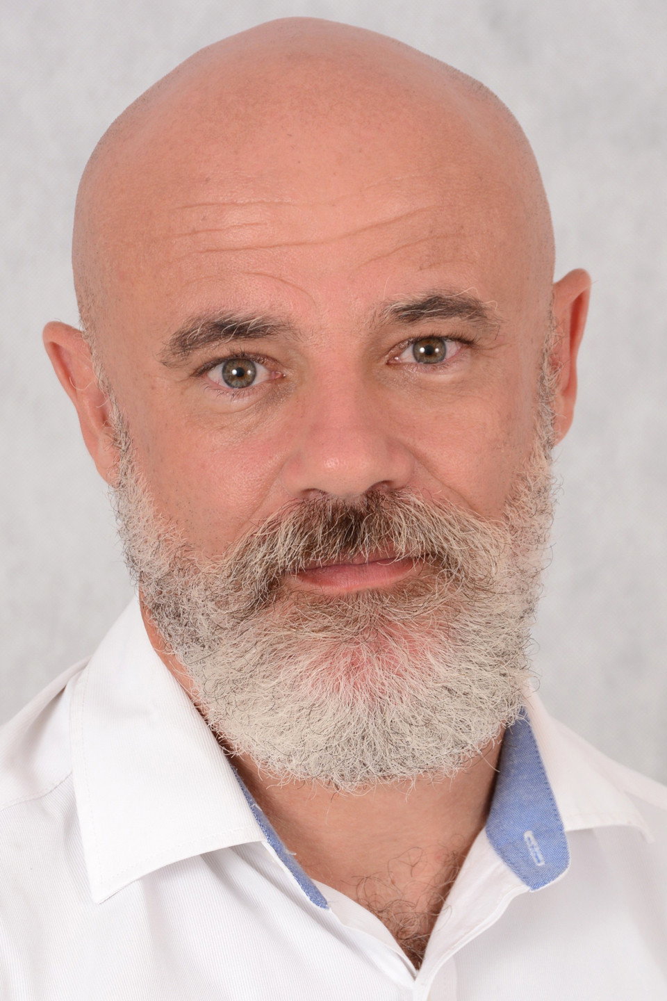 Alessandro Nazareth as Treinador do Marreta in Minhas Mãos