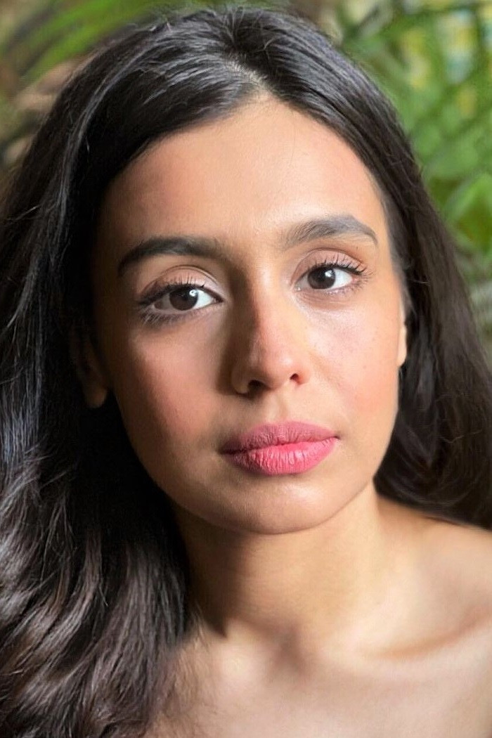 Srishti Ganguli Rindani as Shelly in Very Parivarik