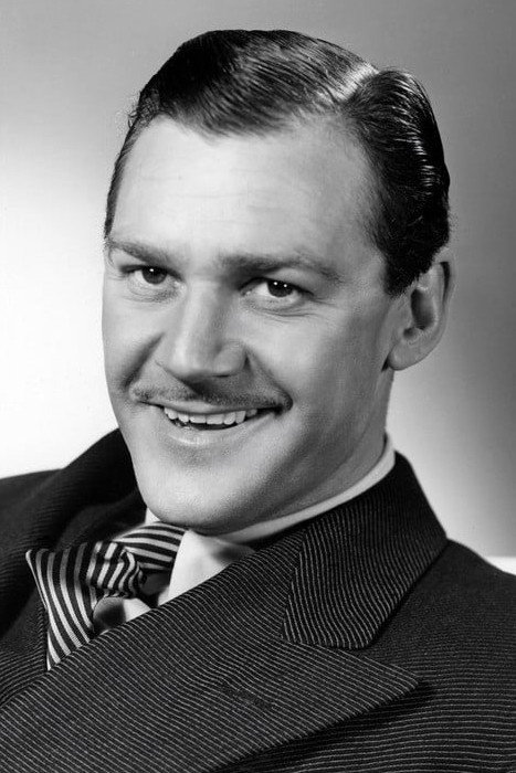 Douglas Fowley as Steve Reeves in Gun Smugglers