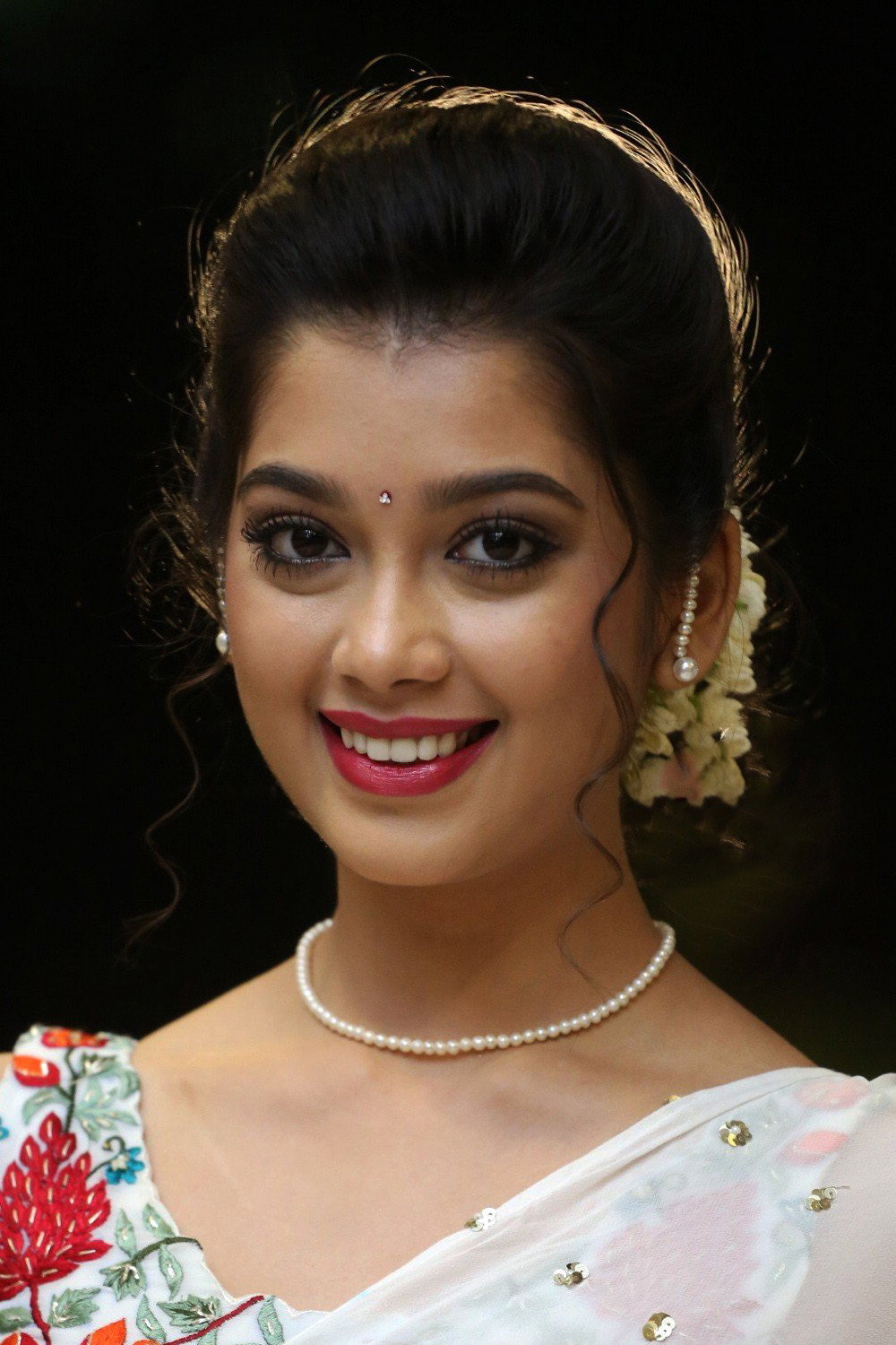Digangana Suryavanshi as TV Journalist in Seetimaarr