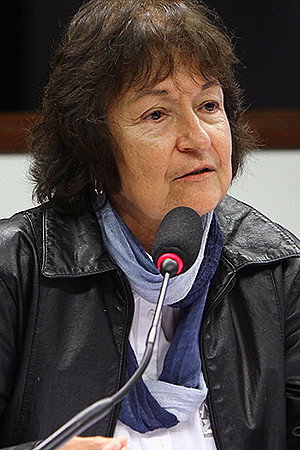 Hildete Pereira de Melo as Self in La Manuela