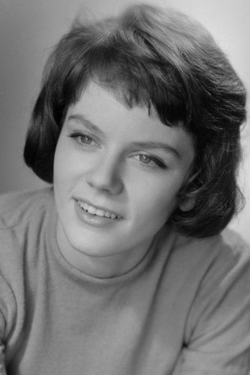 Eva Simonet as Betty Reinders in Van der Valk and the Scapegoat
