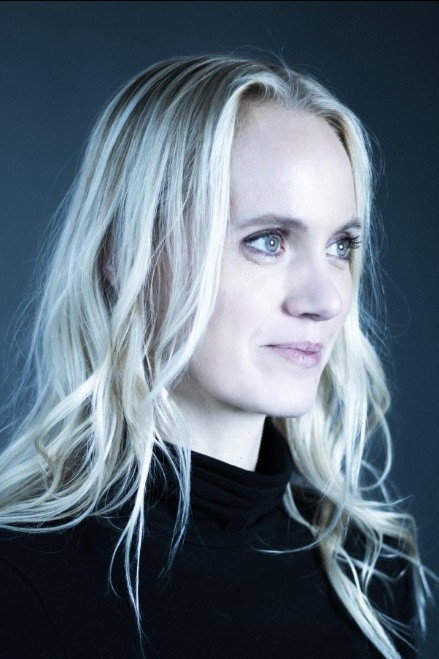 Dóra Jóhannsdóttir as Inga in The Cliff