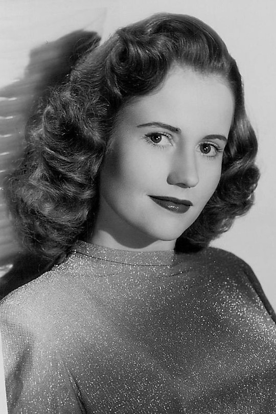 Joyce Reynolds as Jackie Linnett in Wallflower