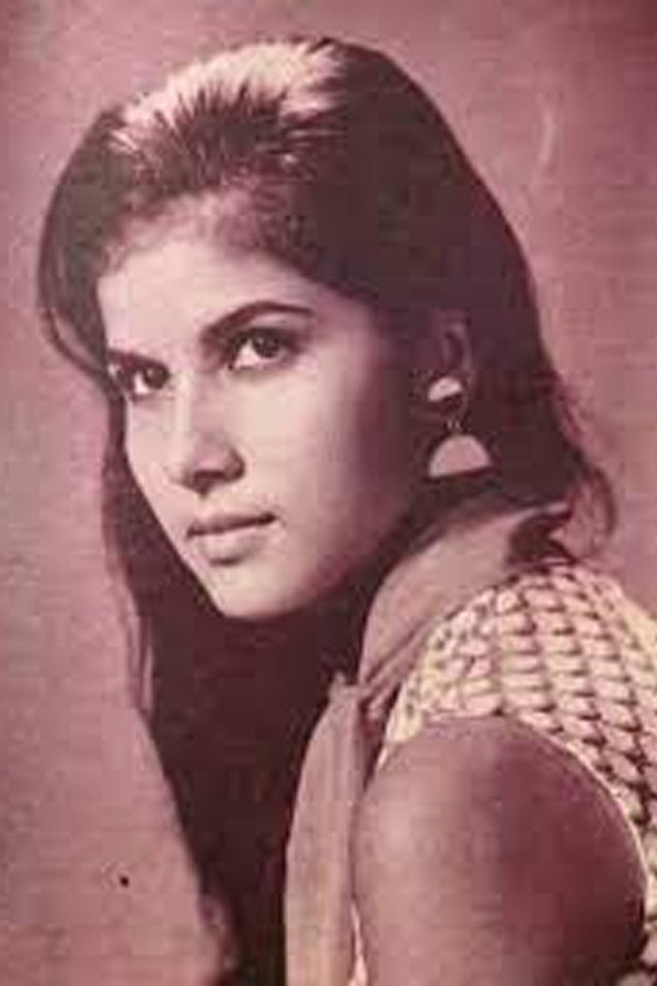 Imelda Ilanan as Delia in Dugong Buhay