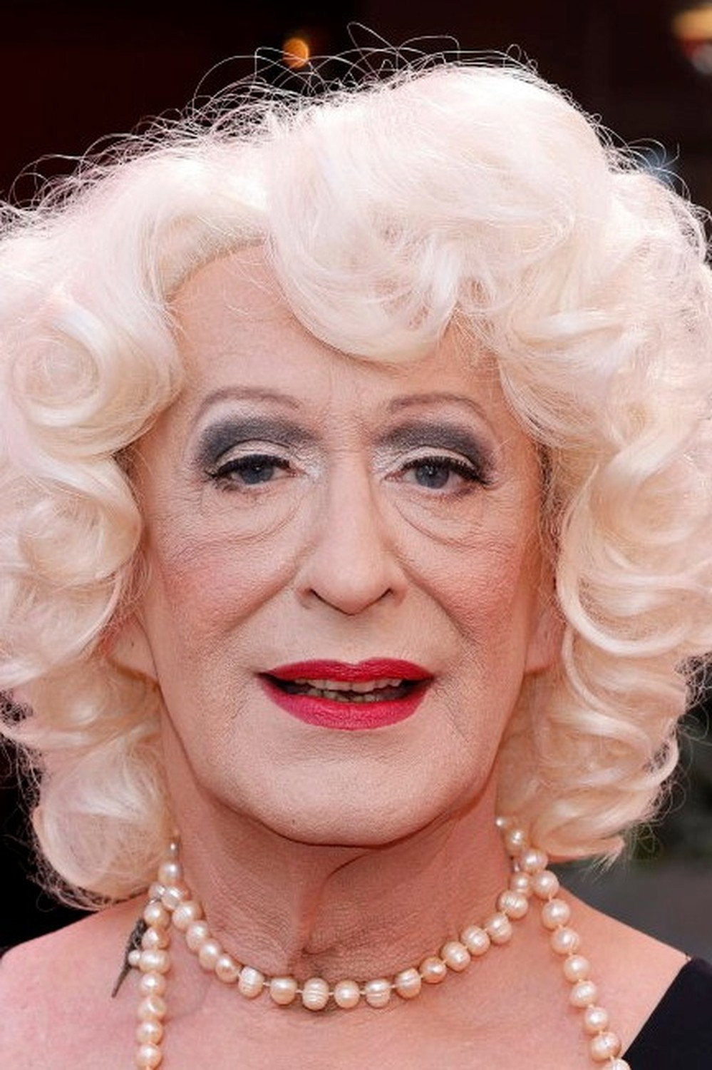 Lilo Wanders as Grandma Neumann (voice) in Der kleene Punker
