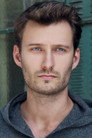 Akos Armont is