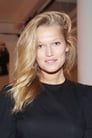 Toni Garrn is